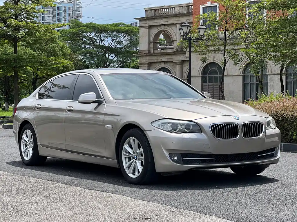 BMW 5 Series 2012 — фото 3