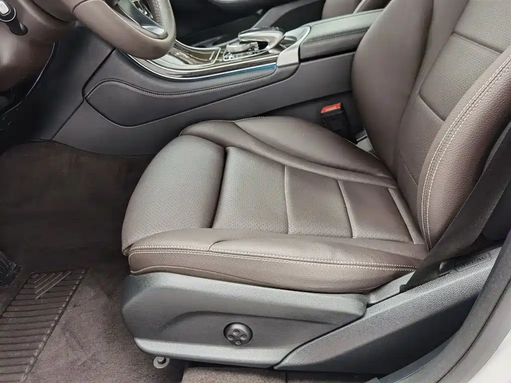 Mercedes-Benz GLC 2019 — фото 20