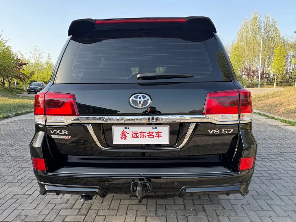 Toyota Land Cruiser 2020 — фото 8