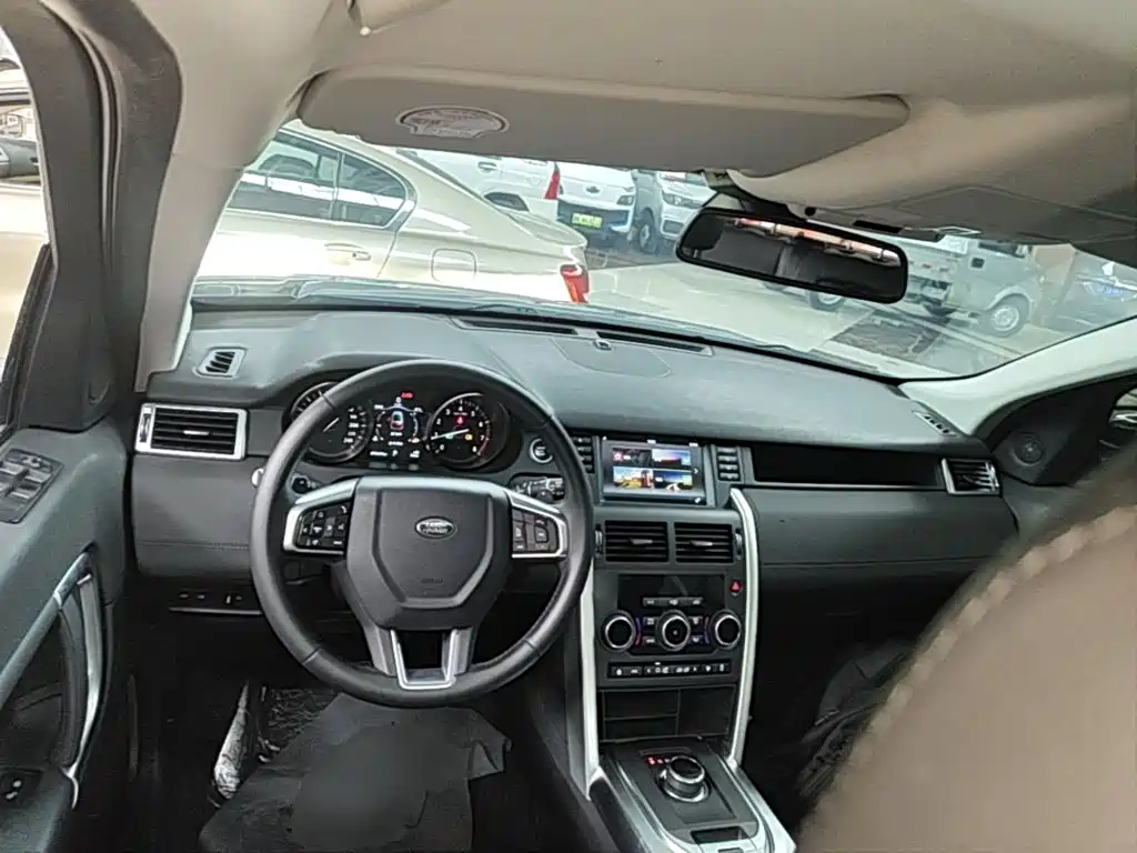 Land Rover Discovery Sport 2019 — фото 10