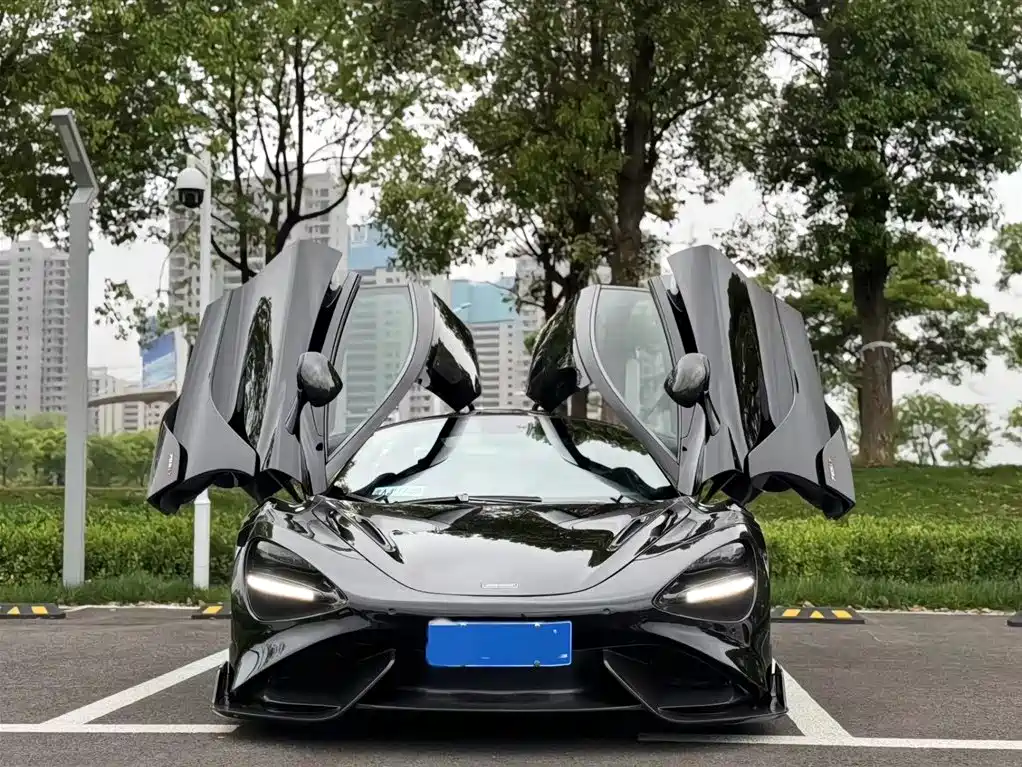McLaren 720S 2020 — фото 2