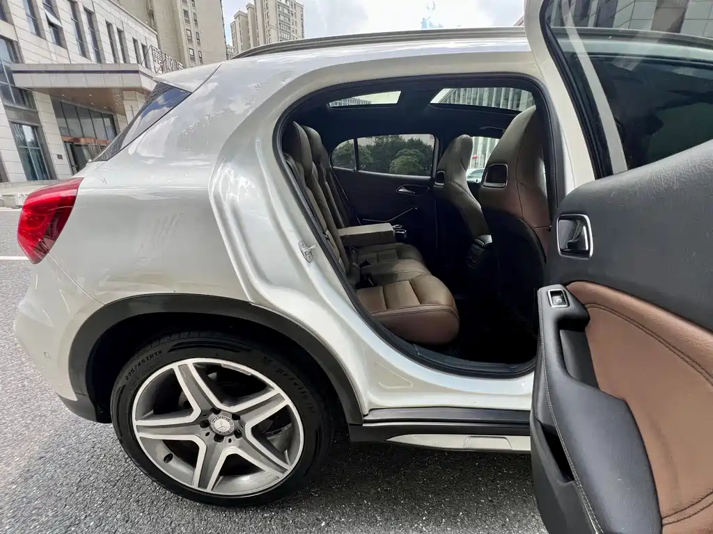 Mercedes-Benz GLA 2015 — фото 23