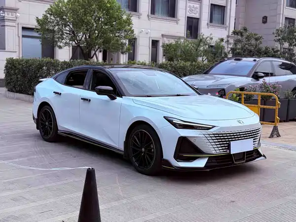 Changan UNI-V 2023