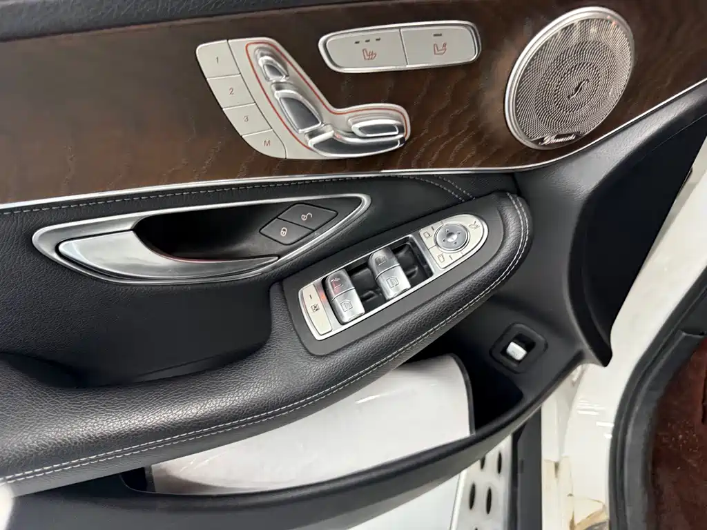 Mercedes-Benz GLC 2019 — фото 11