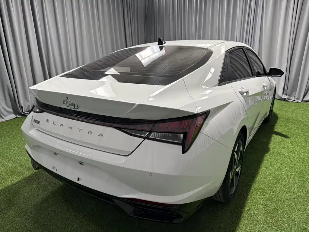 Hyundai Elantra 2023