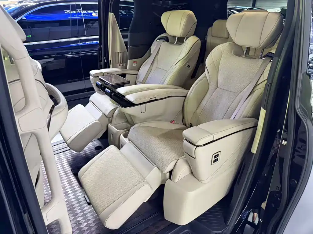 Toyota Alphard 2024 — фото 10