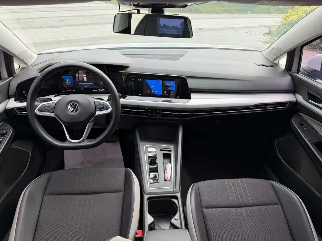 Volkswagen Golf 2021