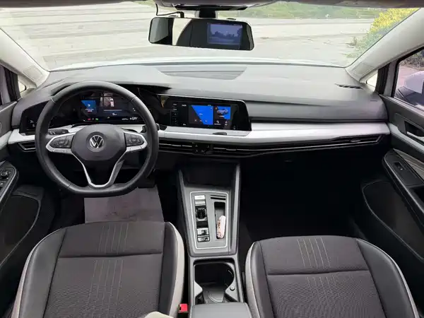 Volkswagen Golf 2021