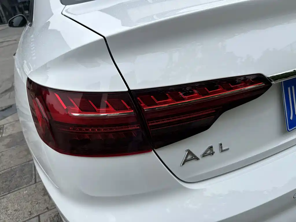 Audi A4L 2021 — фото 22