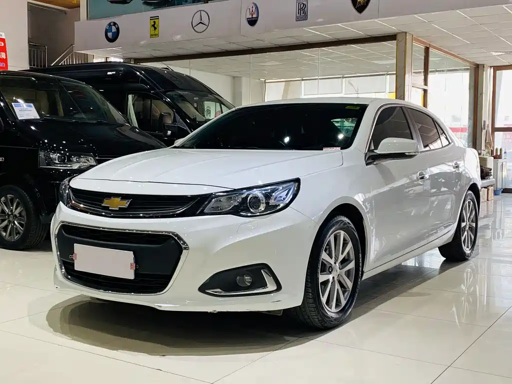 Chevrolet Malibu 2017 — фото 1