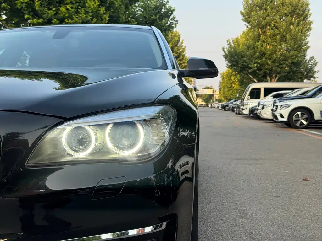 BMW 7 Series 2015 — фото 14