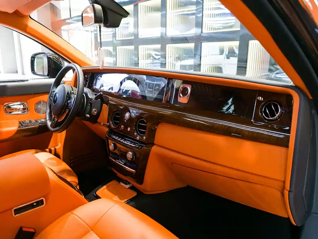 Rolls-Royce Phantom 2014 — фото 15