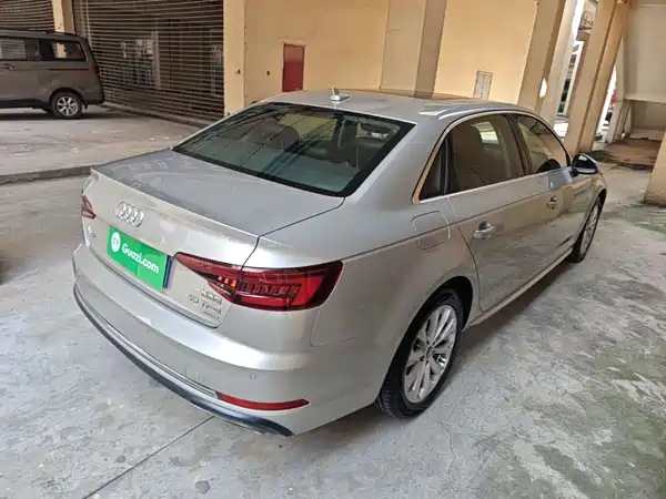 Audi A4L 2019