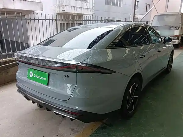 Geely Galaxy L6 2024