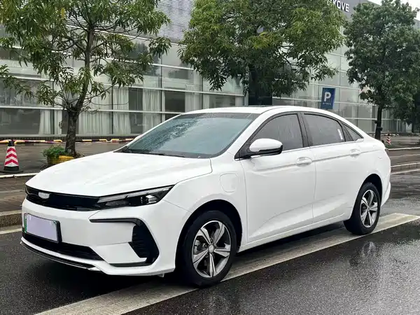 Geely Emgrand L Hip 2024