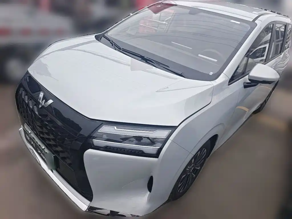 Wuling Starlight 730 EV 2025