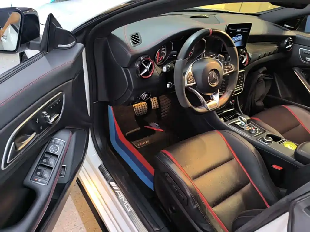 Mercedes-Benz CLA AMG 2018 — фото 16