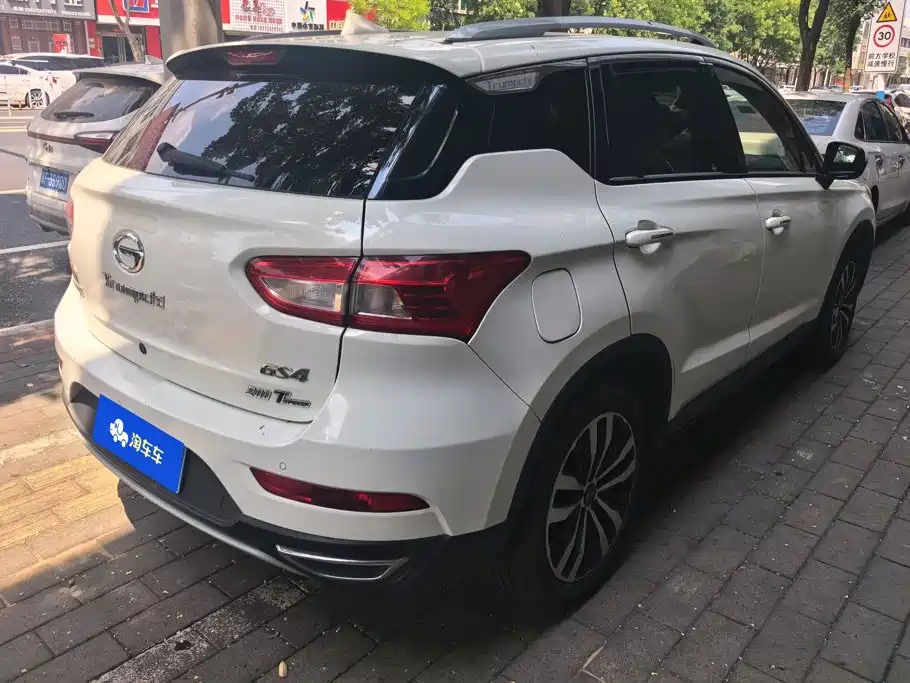 GAC Trumpchi GS4 2015 — фото 3