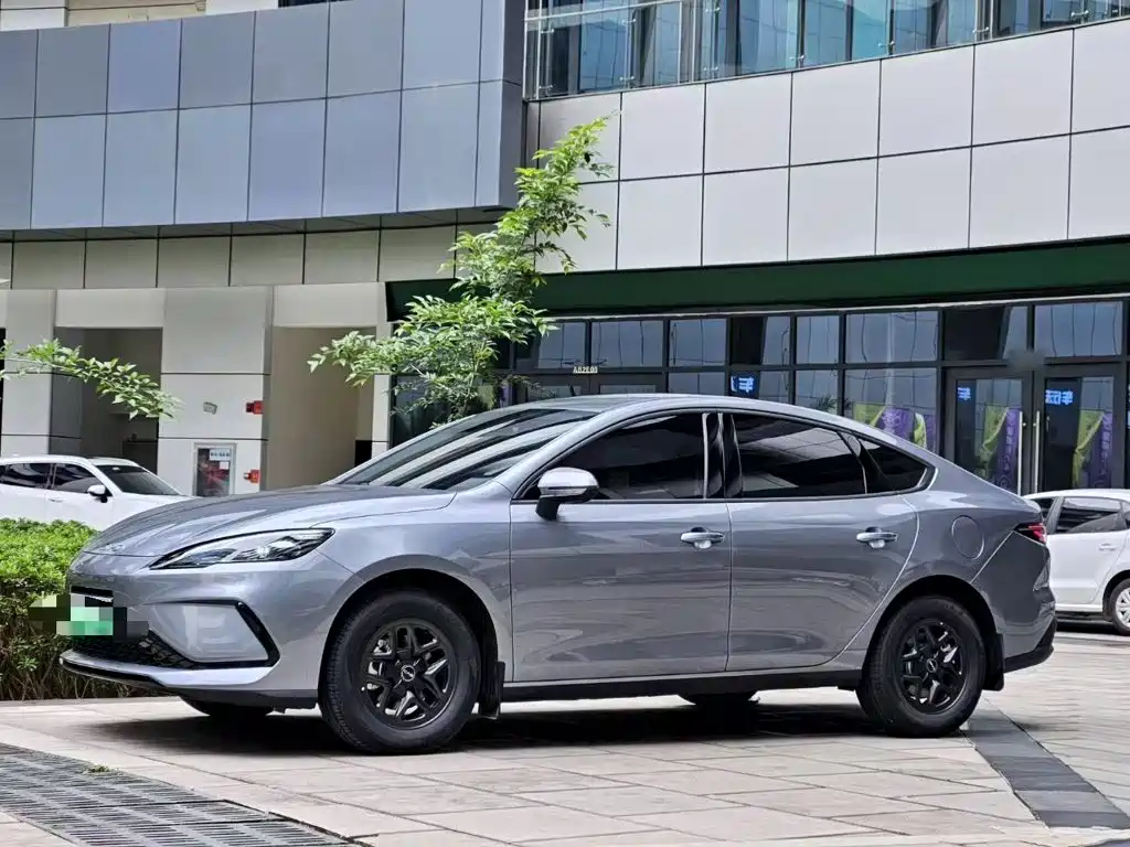 BYD Seal 05 DM-i 2026 — фото 1