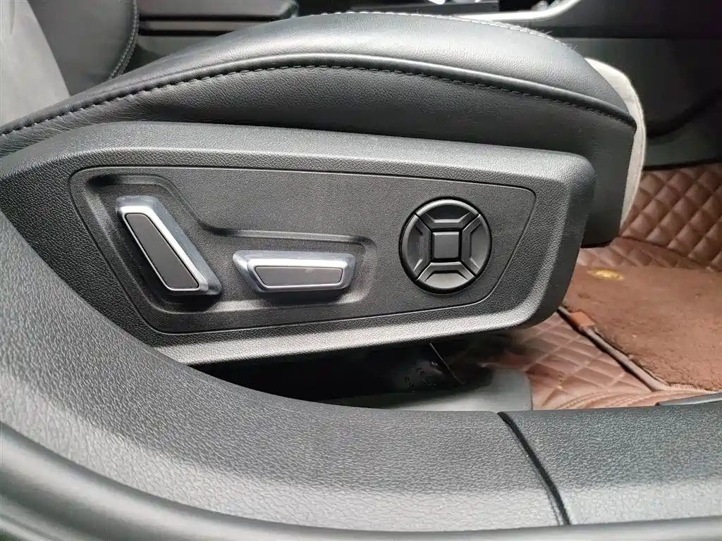 Audi A6L 2023 — фото 23
