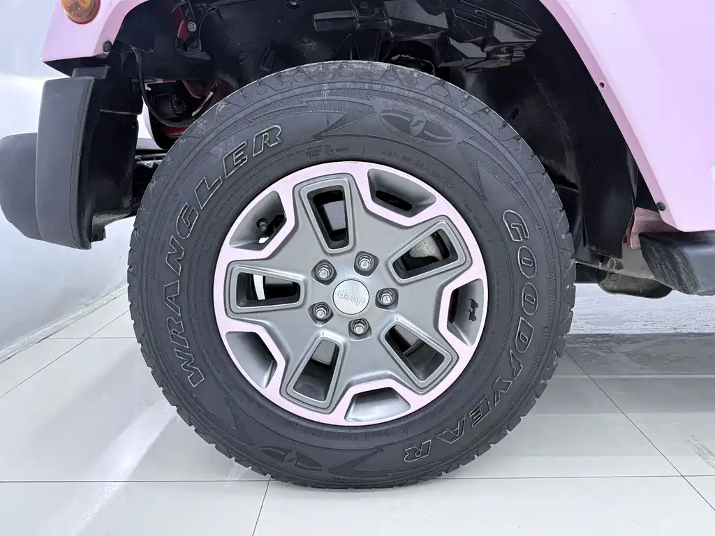 Jeep Wrangler 2018 — фото 11