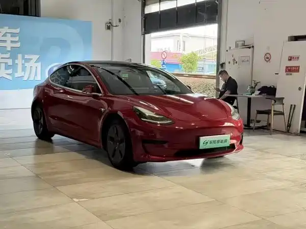 Tesla Model 3 2020