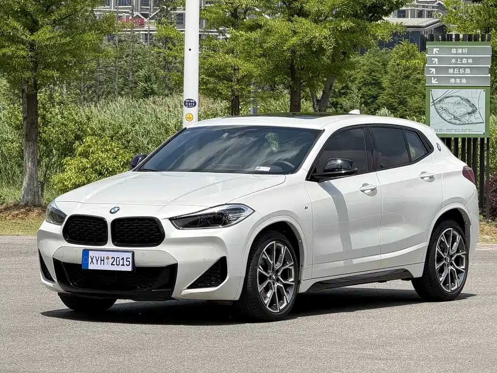 BMW X2 2022 — фото 1
