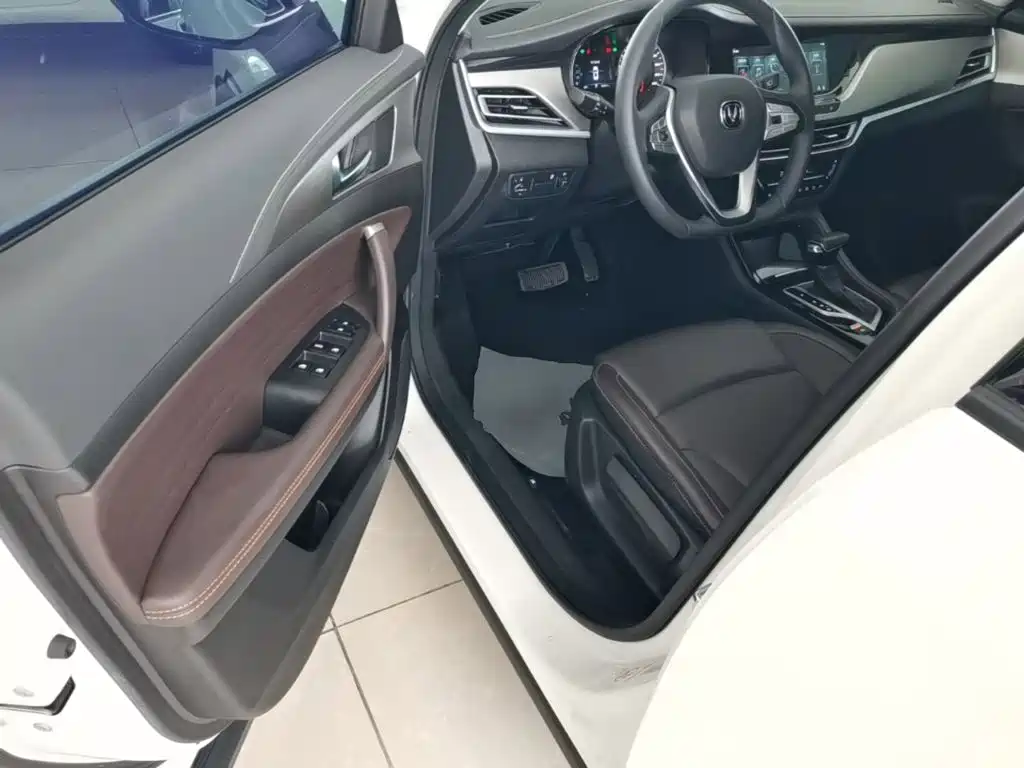 Changan CS35PLUS 2020 — фото 16
