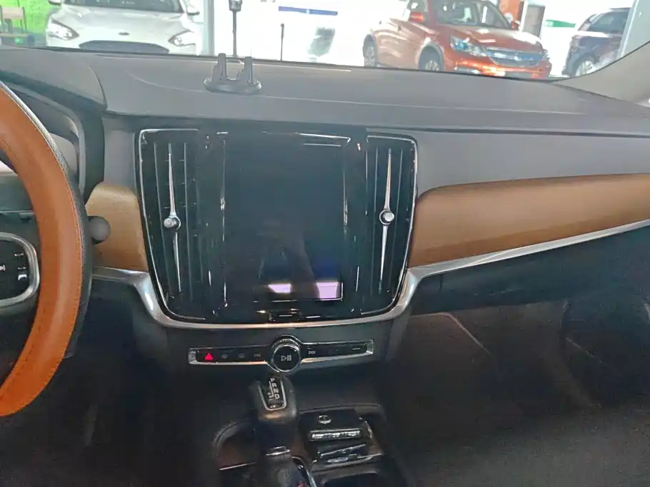 Volvo S90 2020 — фото 13
