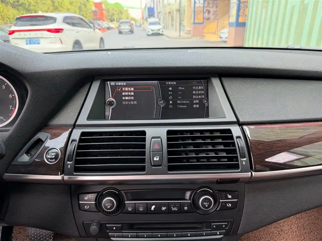 BMW X6 2011