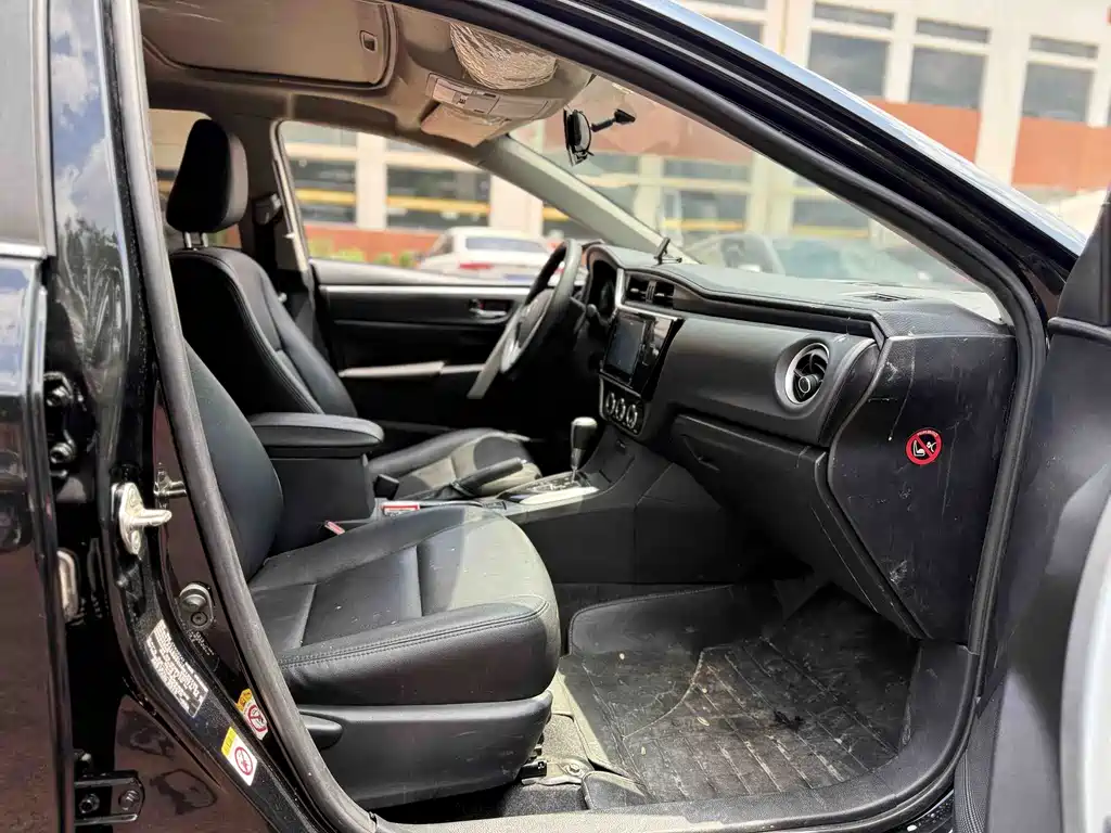 Toyota Corolla 2017 — фото 15