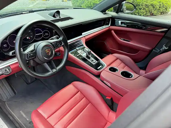 Porsche Panamera 2023