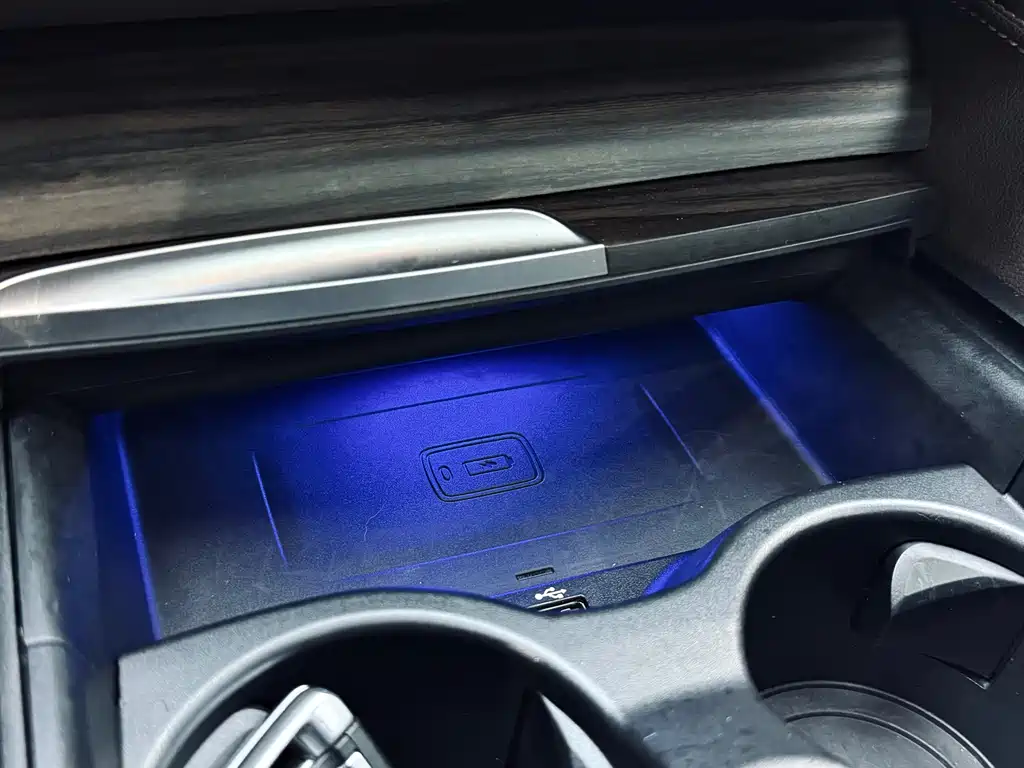 BMW 5 Series New Energy 2019 — фото 18