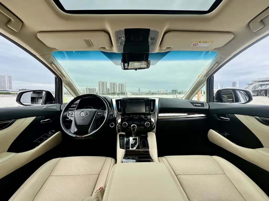 Toyota Alphard 2019 — фото 9