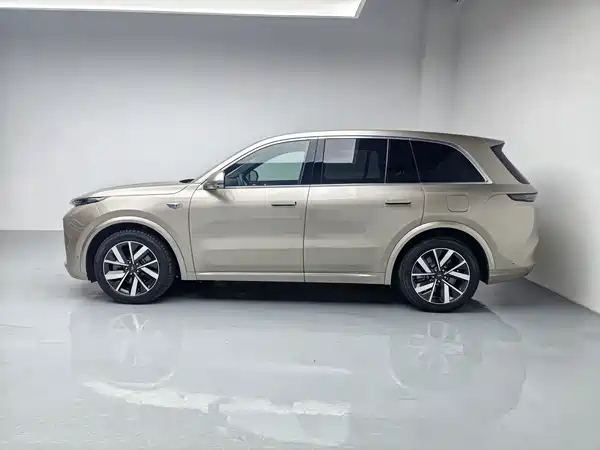 Li Auto L8 2022