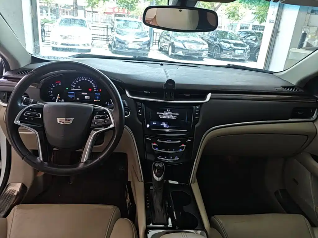 Cadillac XTS 2016 — фото 10