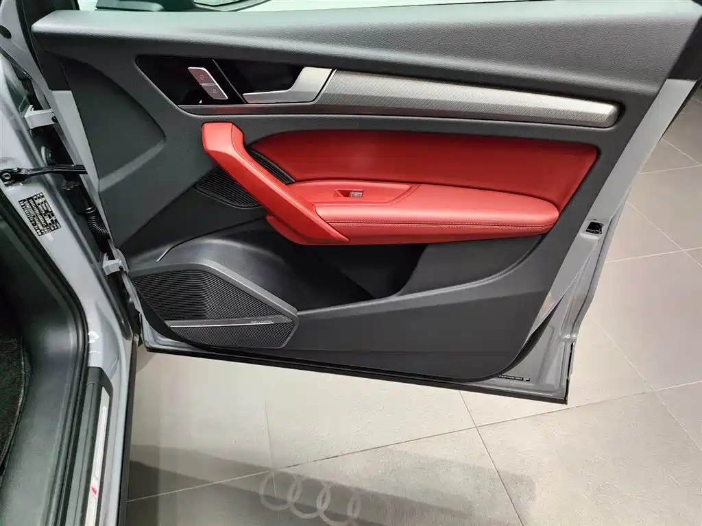 Audi Q5L 2025 — фото 19