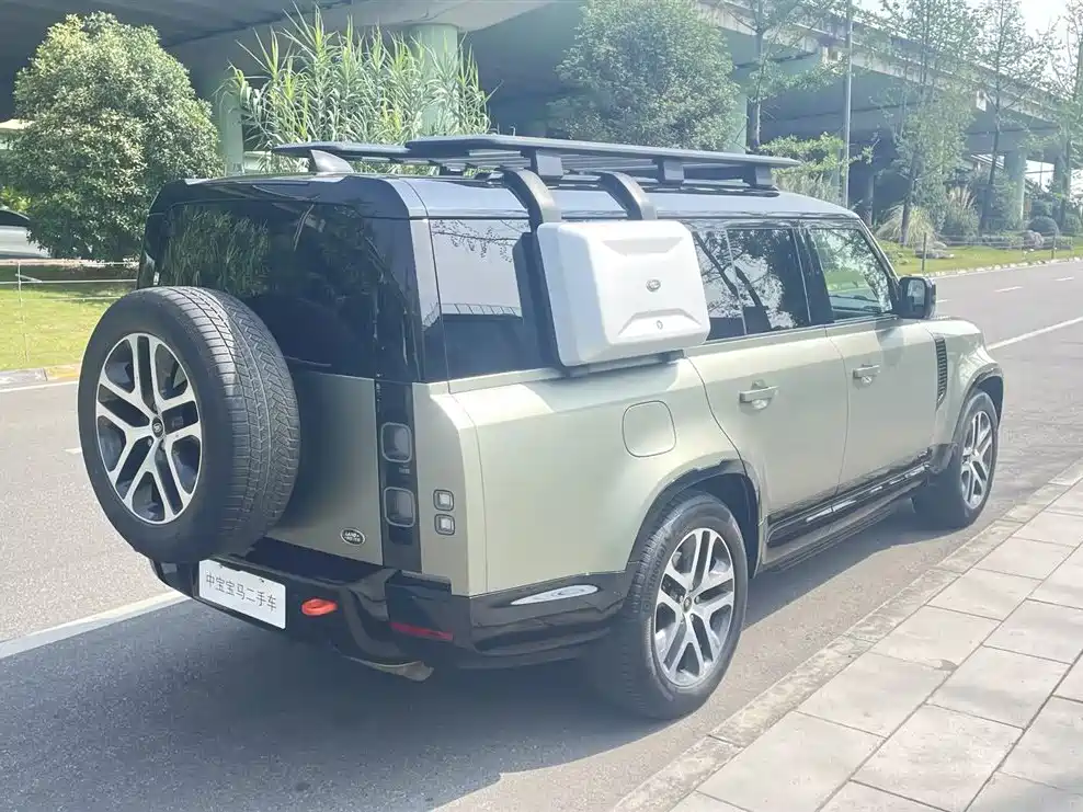 Land Rover Defender 2023 — фото 3