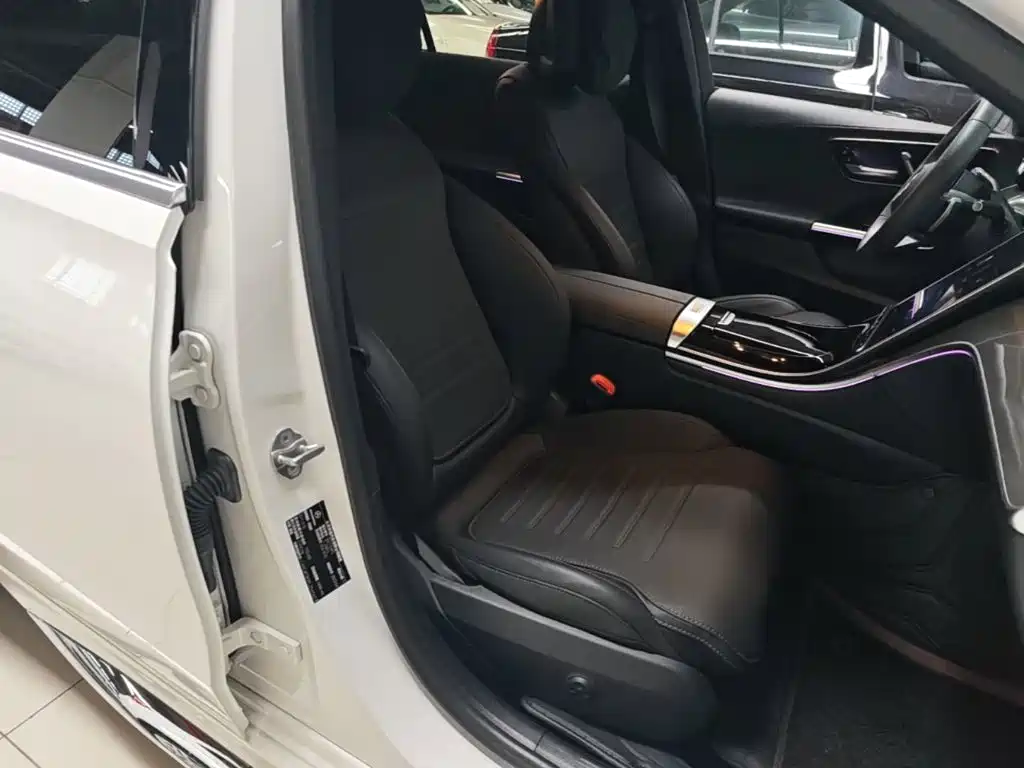 Mercedes-Benz C-Class 2023 — фото 25