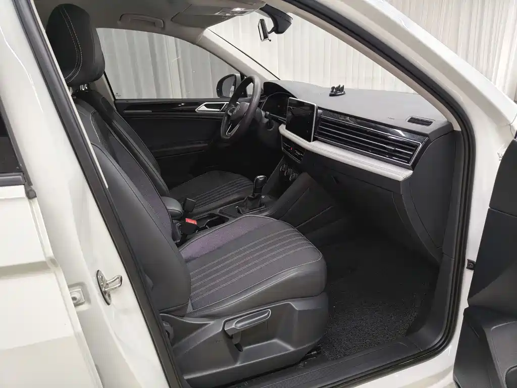 Volkswagen Tiguan L 2022 — фото 12