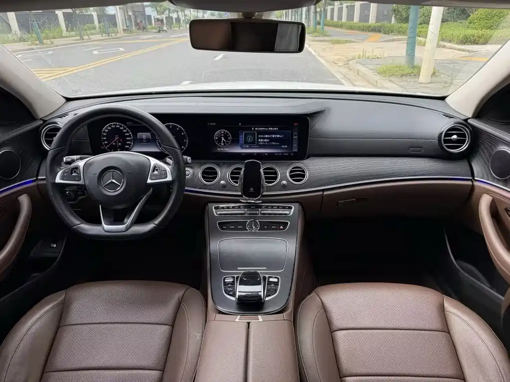 Mercedes-Benz E-Class 2018 — фото 9