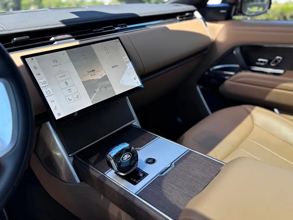 Land Rover Range Rover 2025 — фото 20