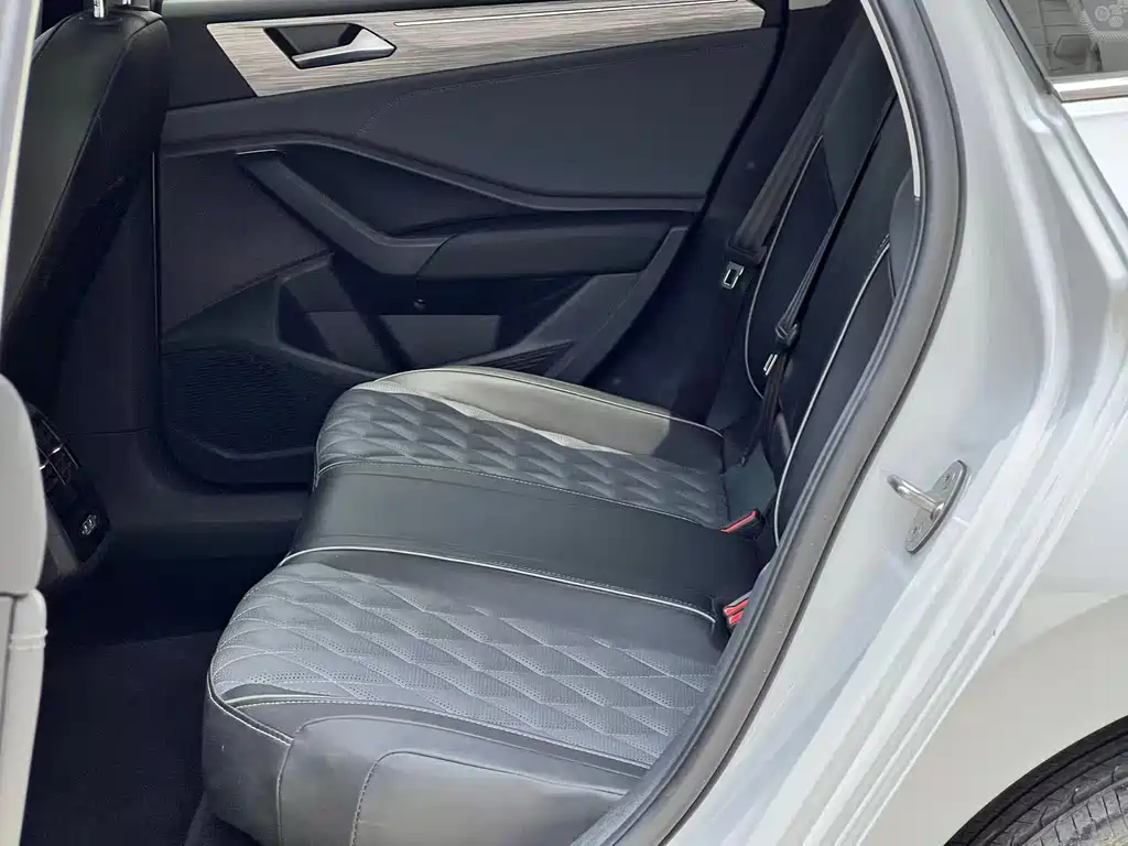 Volkswagen Sagitar 2024