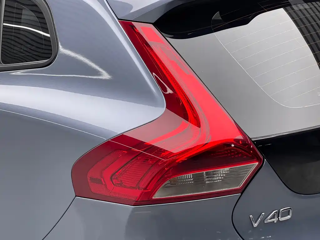 Volvo V40 2019 — фото 20