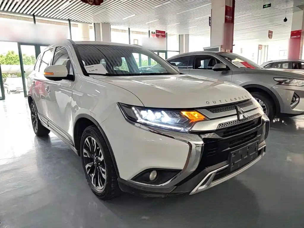 Mitsubishi Outlander 2021