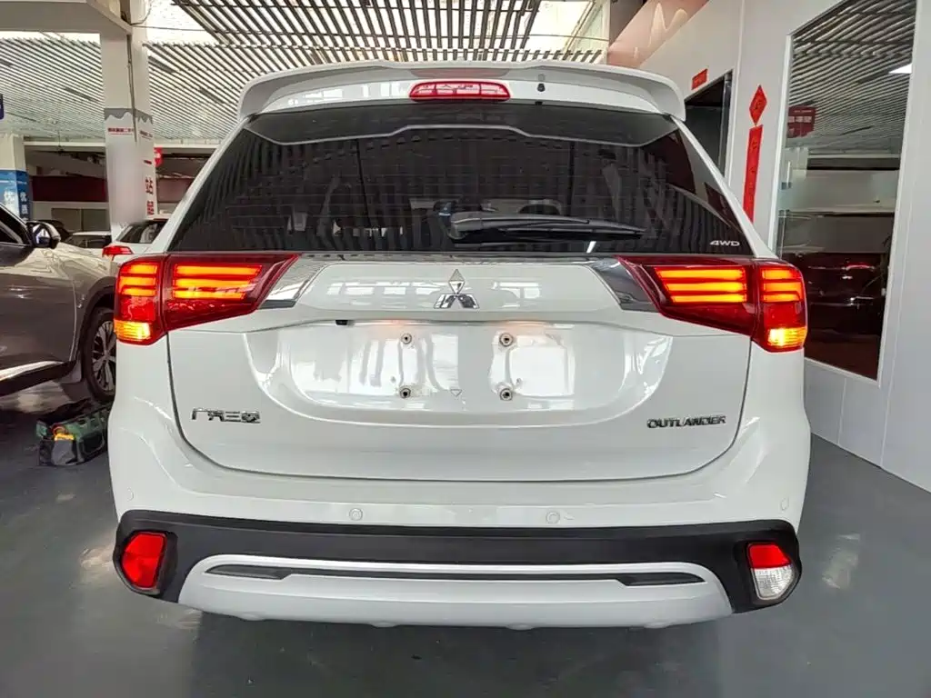 Mitsubishi Outlander 2021