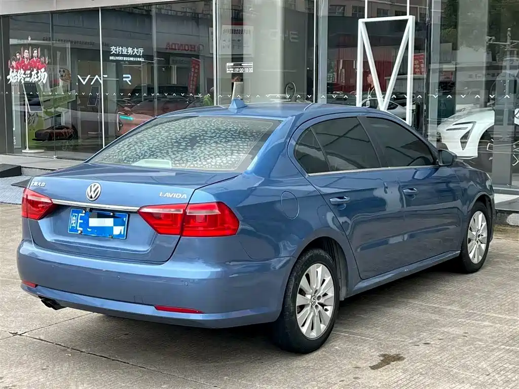 Volkswagen Lavida 2013