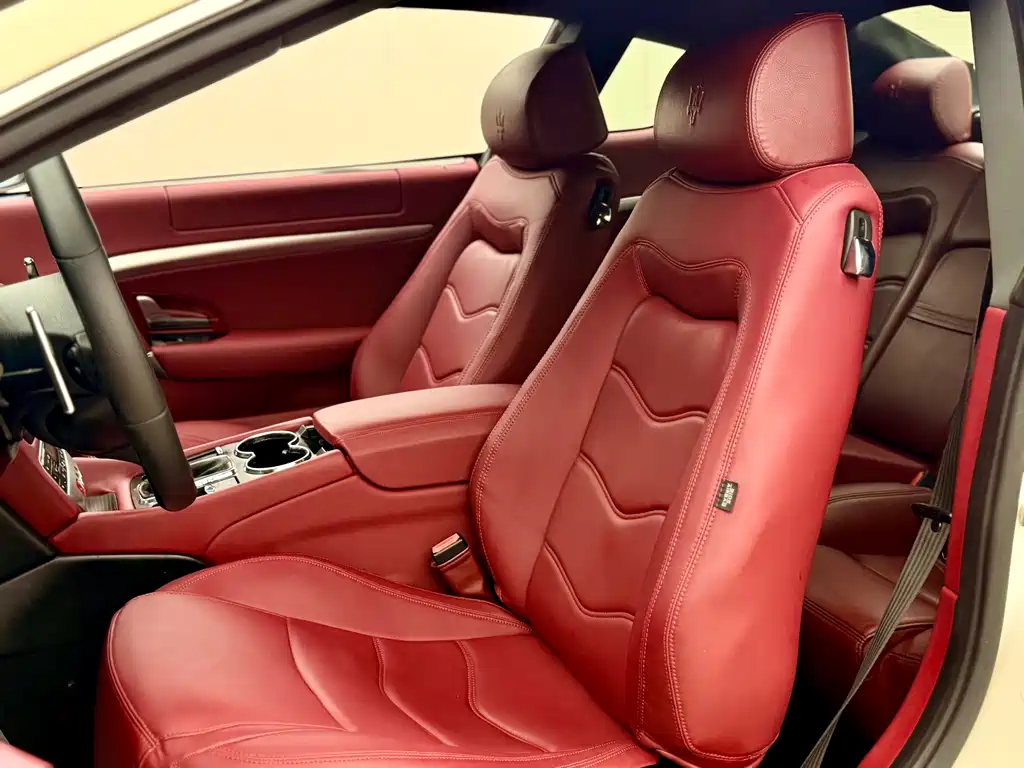 Maserati GranTurismo 2013 — фото 16