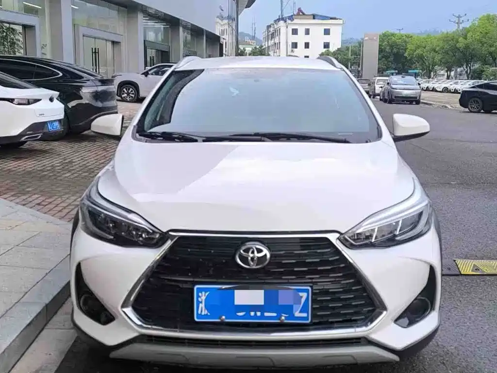 Toyota Yaris L 2022