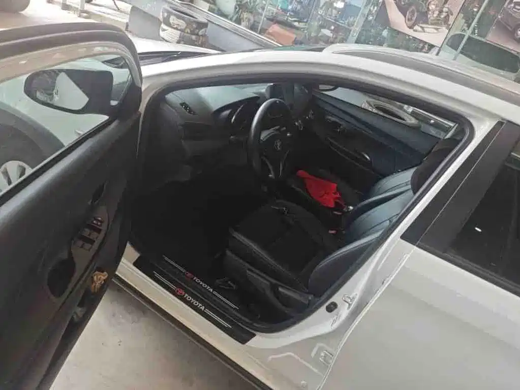 Toyota Yaris L 2022 — фото 9